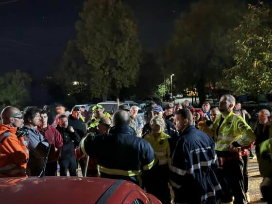 Доброволци