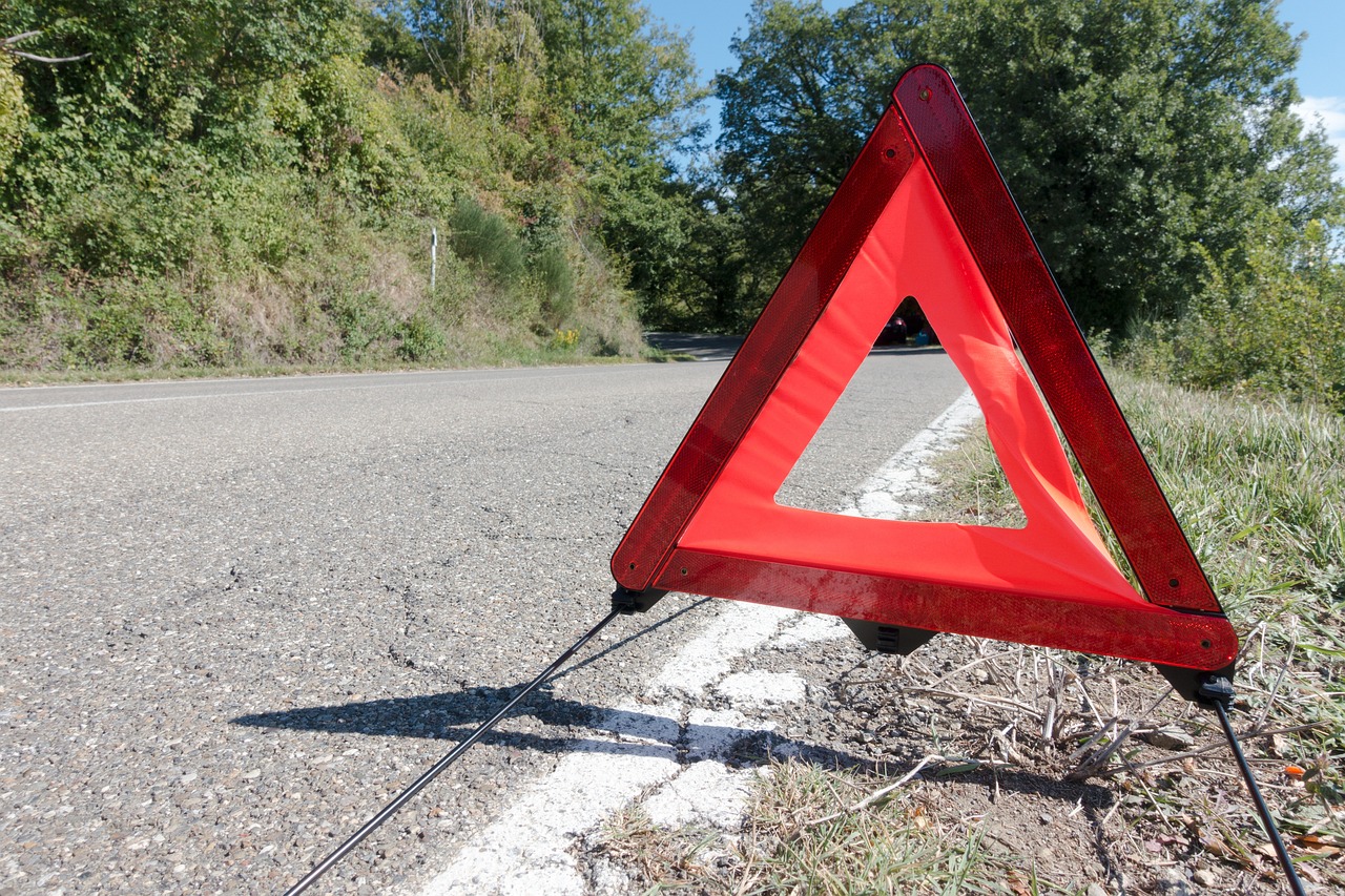 Тежка катастрофа ограничава временно автомобилният трафик по път II 82 София
