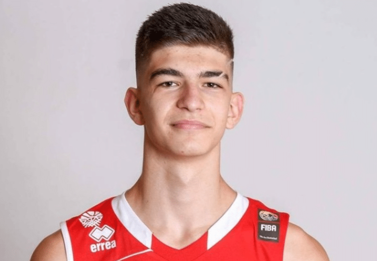 Баскетболният отбор Менорка постигна първа победа в мач от третия