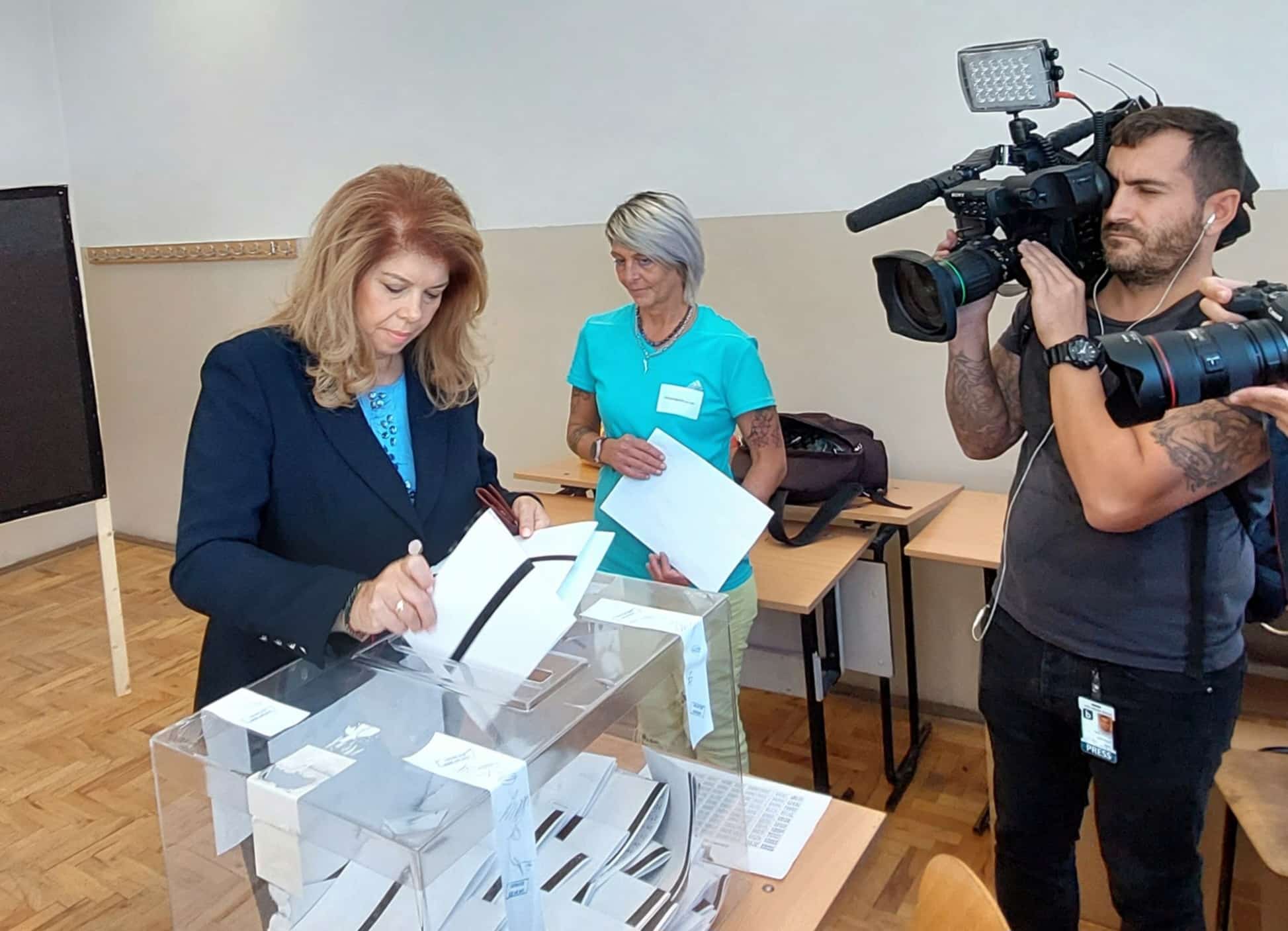 Дано поне днес правителството да осигури нормалното протичане на изборния