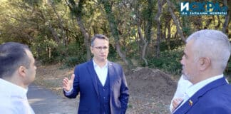 Иван Христанов, симпатизанти и Константин Бачийски /в гръб/