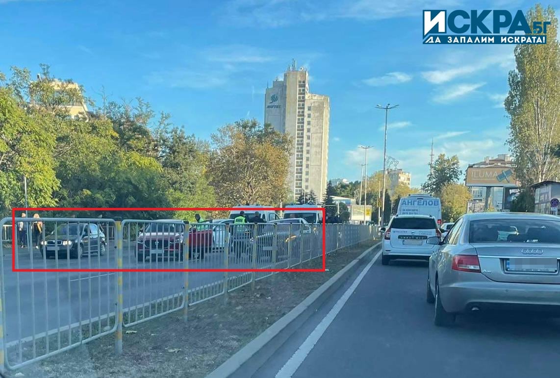 Катастрофа затруднява движението на булевард Стефан Стамболов в Бургас Това