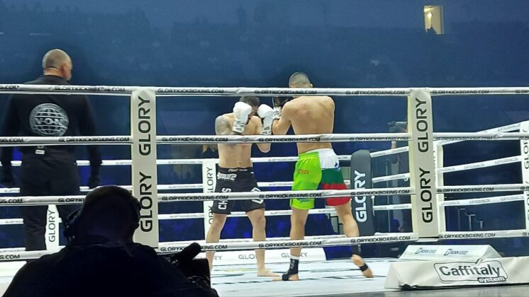 Битка между Драгомир Петроев и Крис Вун