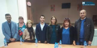 Николай Кючуков и Иванка Балкова /по средата/