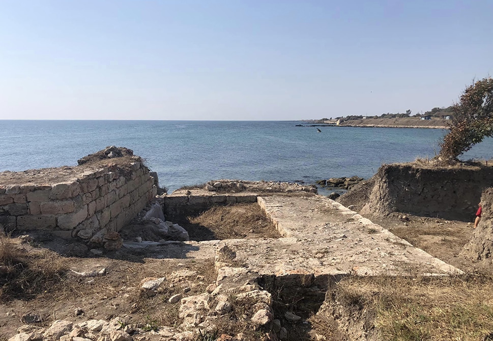 Елинистически монети и медни гвоздеи от древни плавателни съдове са