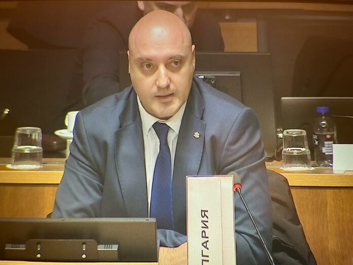 Министър Атанас Славов