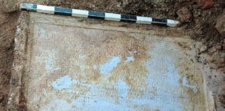 Мраморна плоча