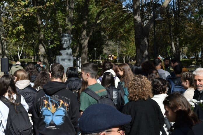 Почит към Апостол Карамитев