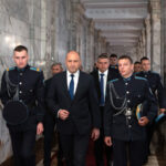 Президентът Румен Радев с курсантите