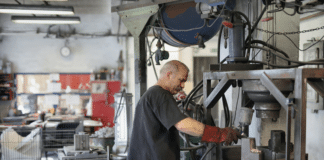 Промишленост, работник