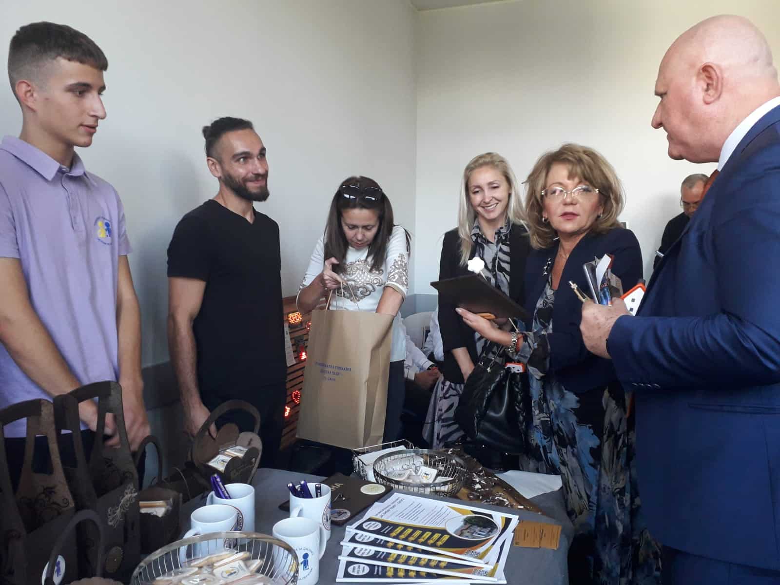 Повече от 11 500 ученици от 180 учебни заведения са