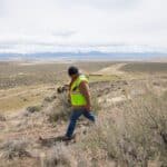 Работник в района "Thacker Pass"