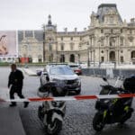 Лувър, Франция