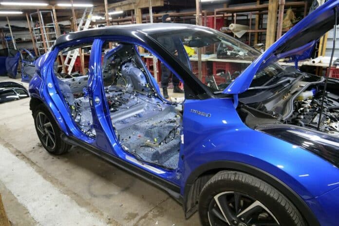 Разфасован автомобил