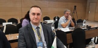 Доц. Деян Стратев