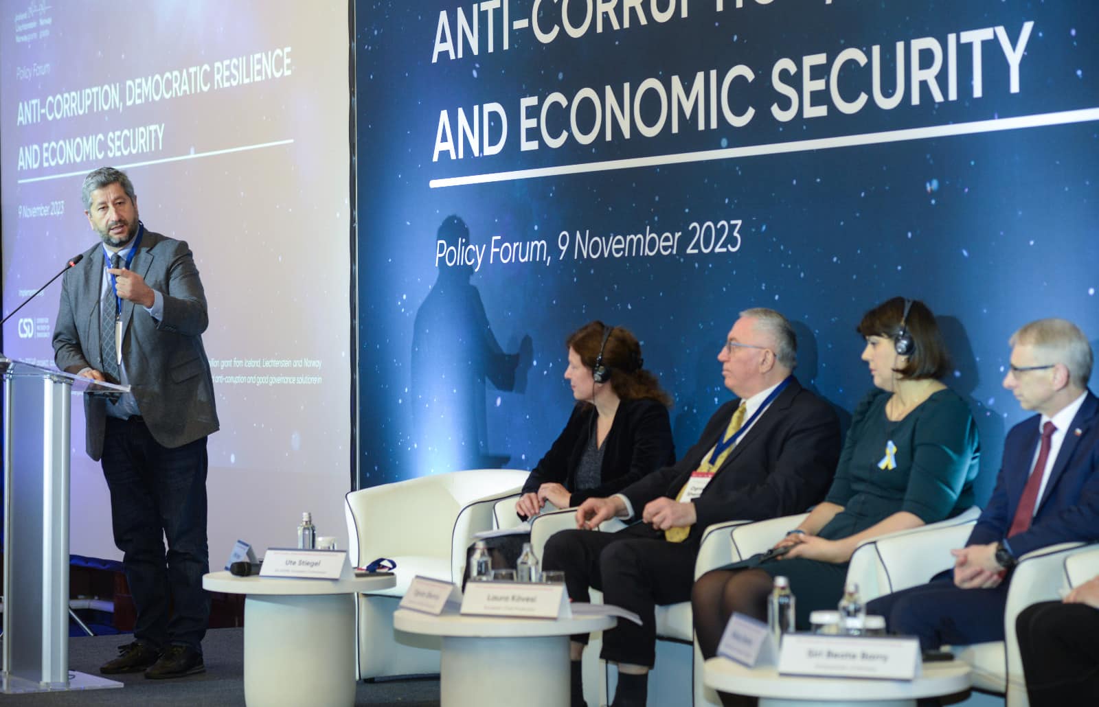 Надявам се най късно до януари месец да започнем разговори за