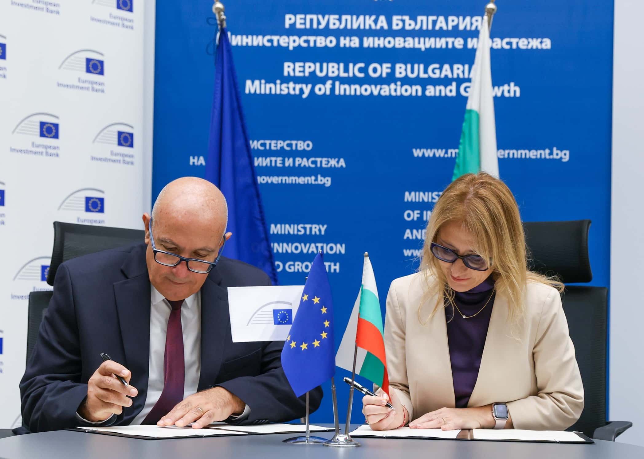 Министърът на иновациите и растежа Милена Стойчева и вицепрезидентът на