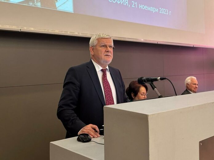 Кирил Вътев