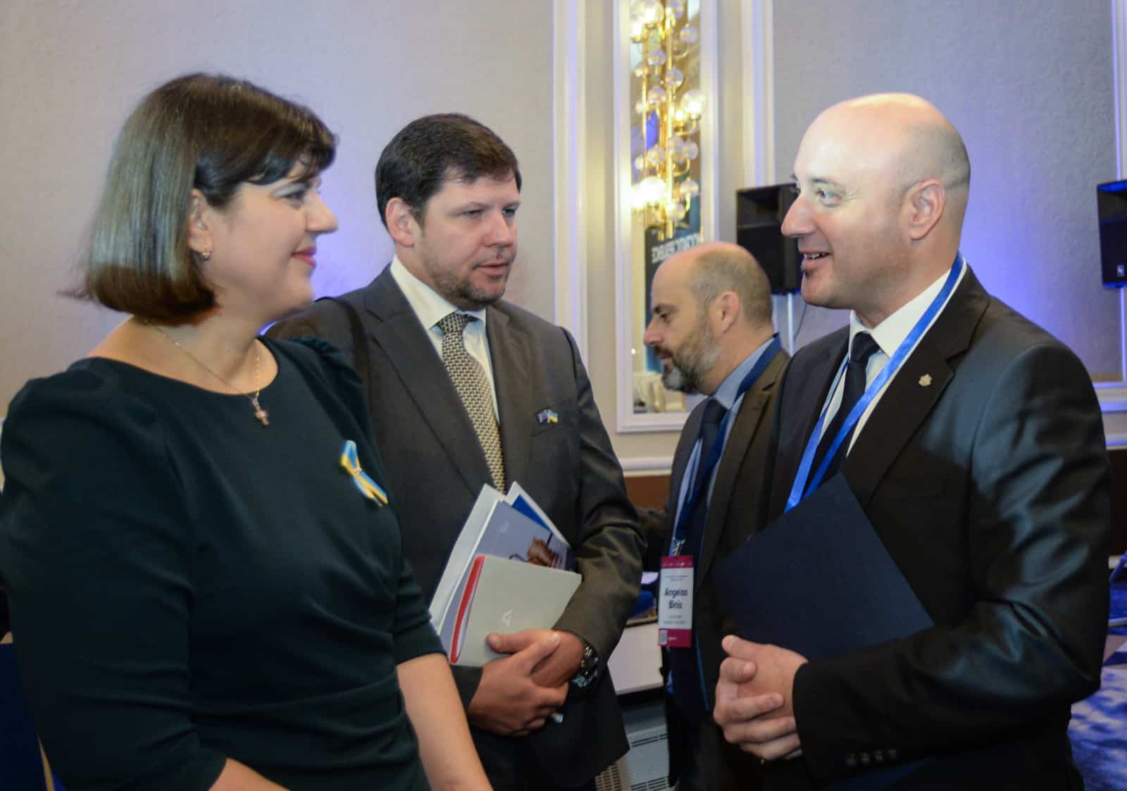 Ключът към успешната борба с корупцията е да спечелим сърцата