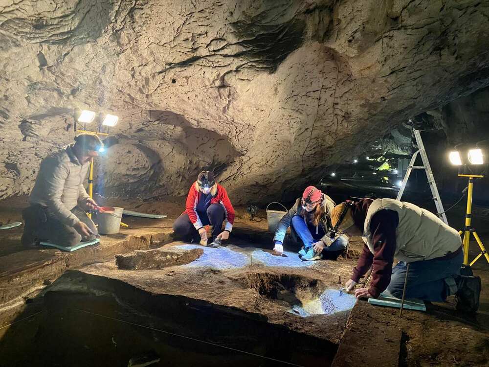 Подновиха археологическите проучвания в пещера Магурата край село видинското село