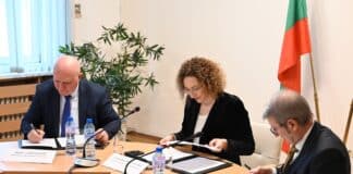 Проф. Галин Цоков, д-р Иванка Шалапатова и проф. Христо Хинков