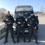 Полицейски служители