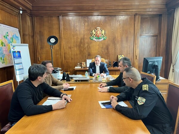 Вътрешният министър Калин Стоянов свика Оперативния щаб във връзка с