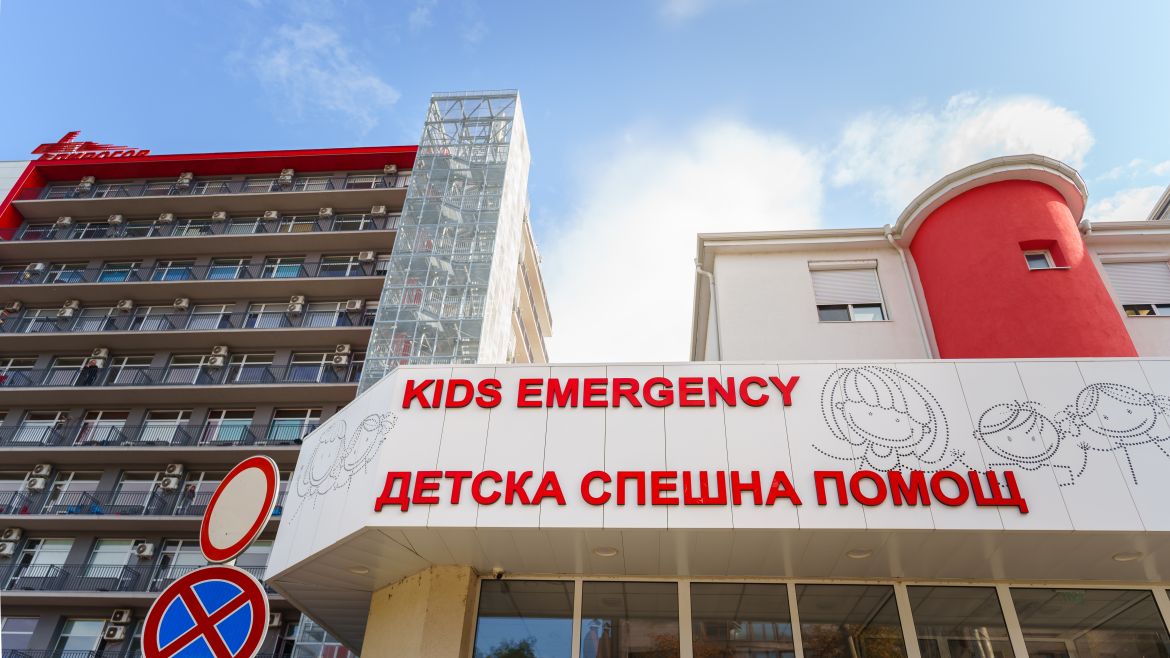 Детето което беше транспортирано с хеликоптер от Враца и оперирано