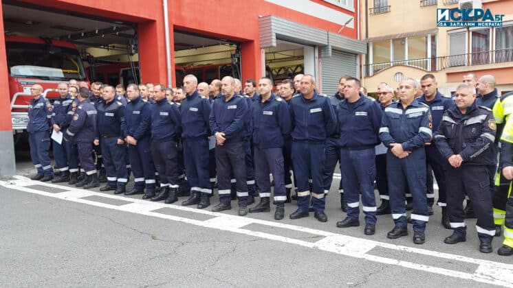 Награждаване на пожарникари