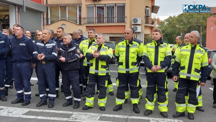 Награждаване на пожарникари