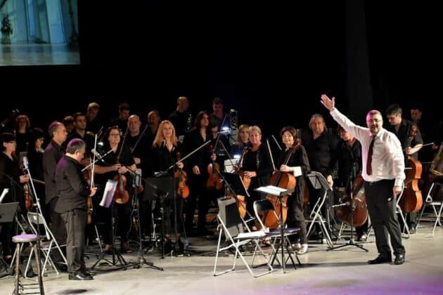 Приказка за двама