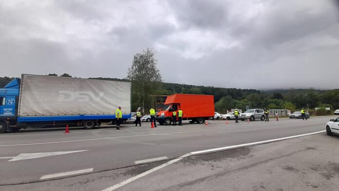 Товарен автомобил