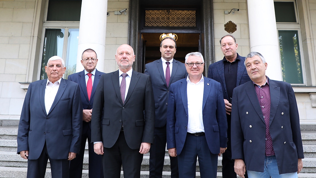 Мнения и оценки по актуални въпроси на отбранителната политика на