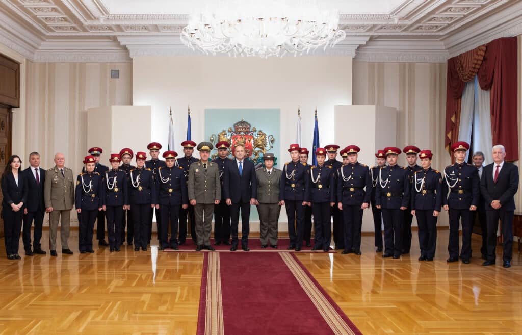 Политическите превратности в историята са много бъдещето е непредсказуемо но