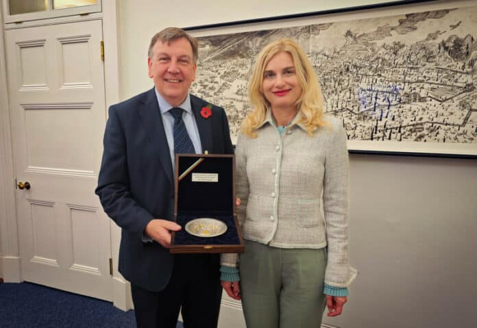 Сър Джон Уитингдейл и Зарица Динкова