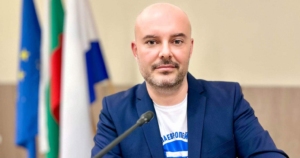 Стоян Царев