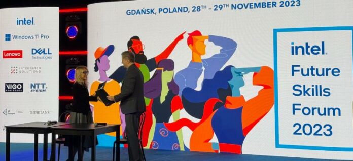 Сътрудничество с „Интел“