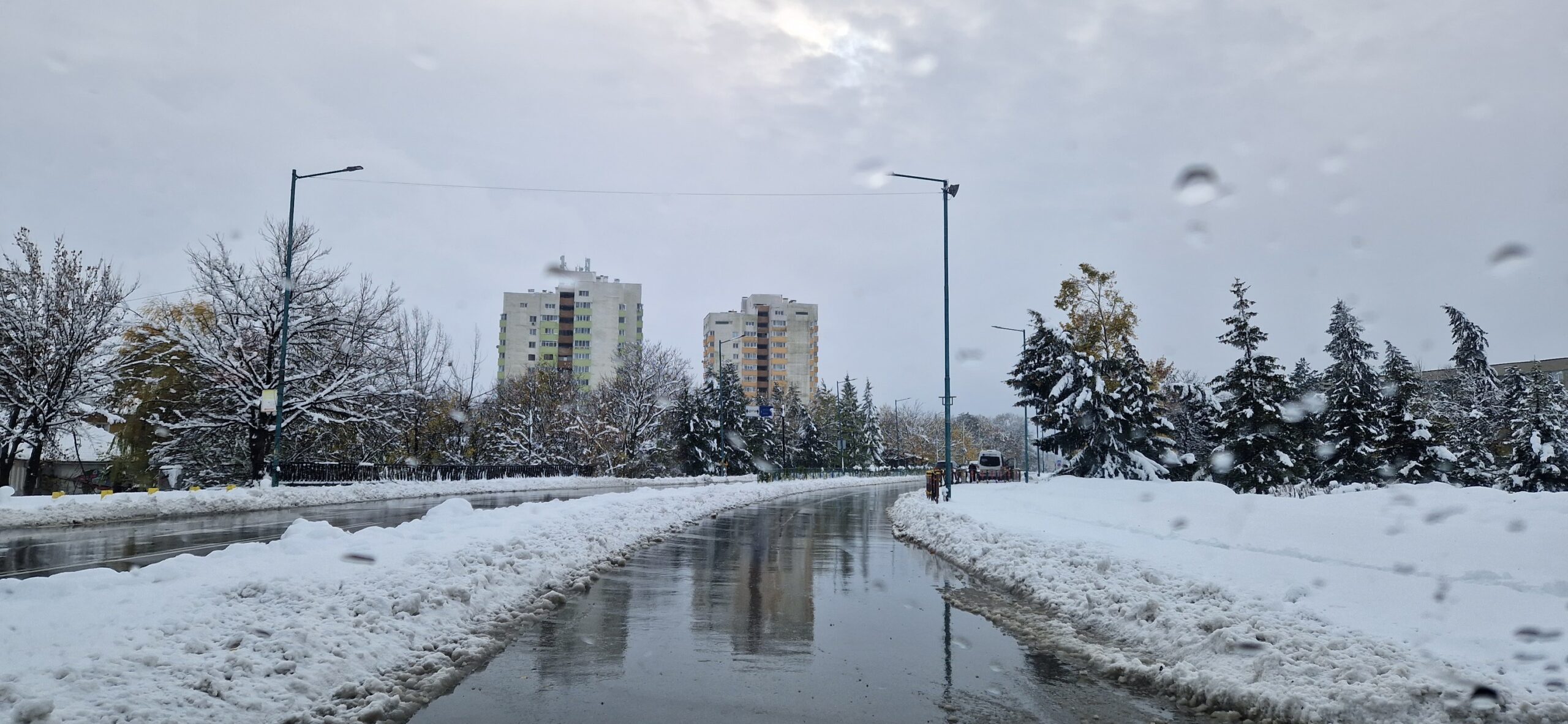 През изминалата нощ Общинското предприятие БКС e продължило обработката на