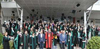 Абсолвенти