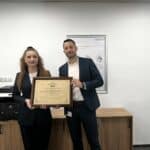 Връчване на сертификат