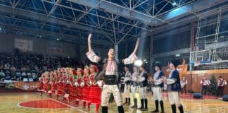 Коледно надиграване