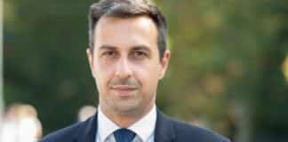 Деян Николов