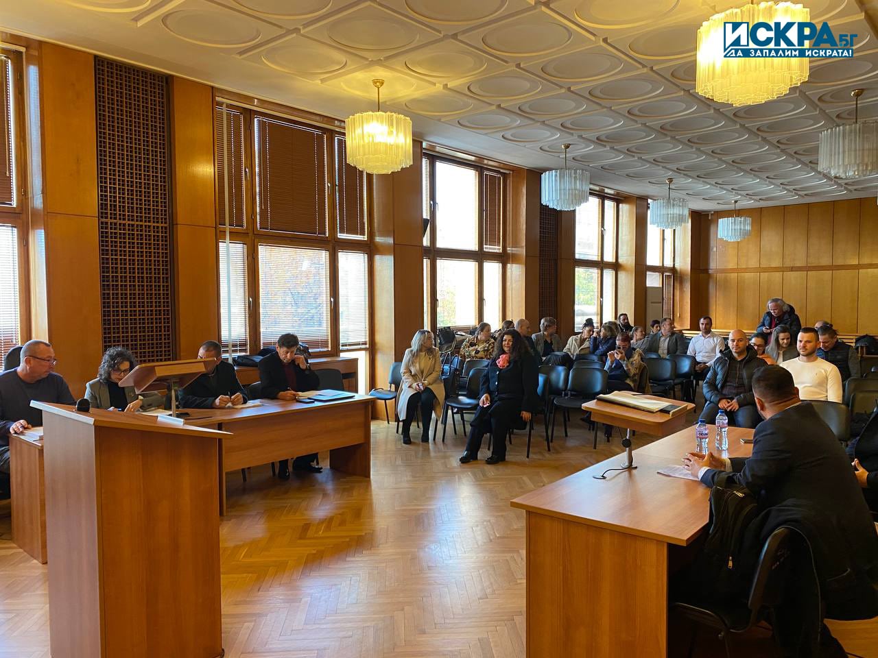 С 45 минути беше отложено заседанието на Административния съд в