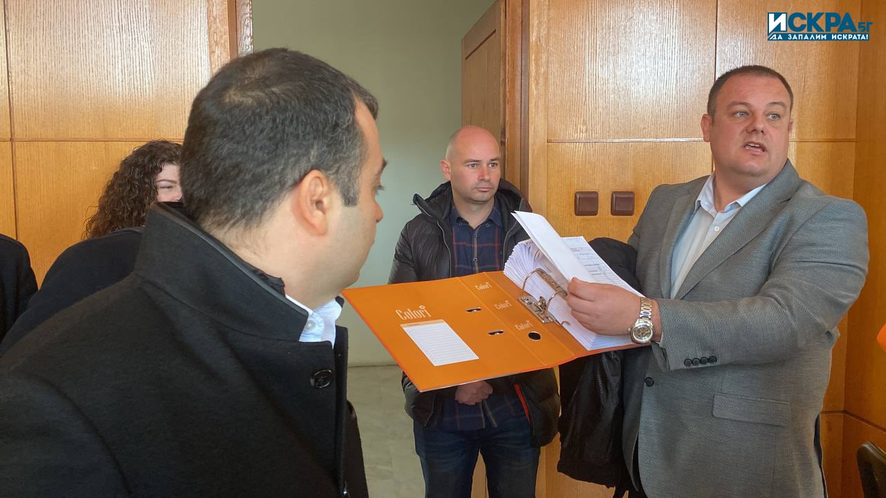 Заседание Снимка Искра бг
Административният съд в Бургас ще назначи нови вещи