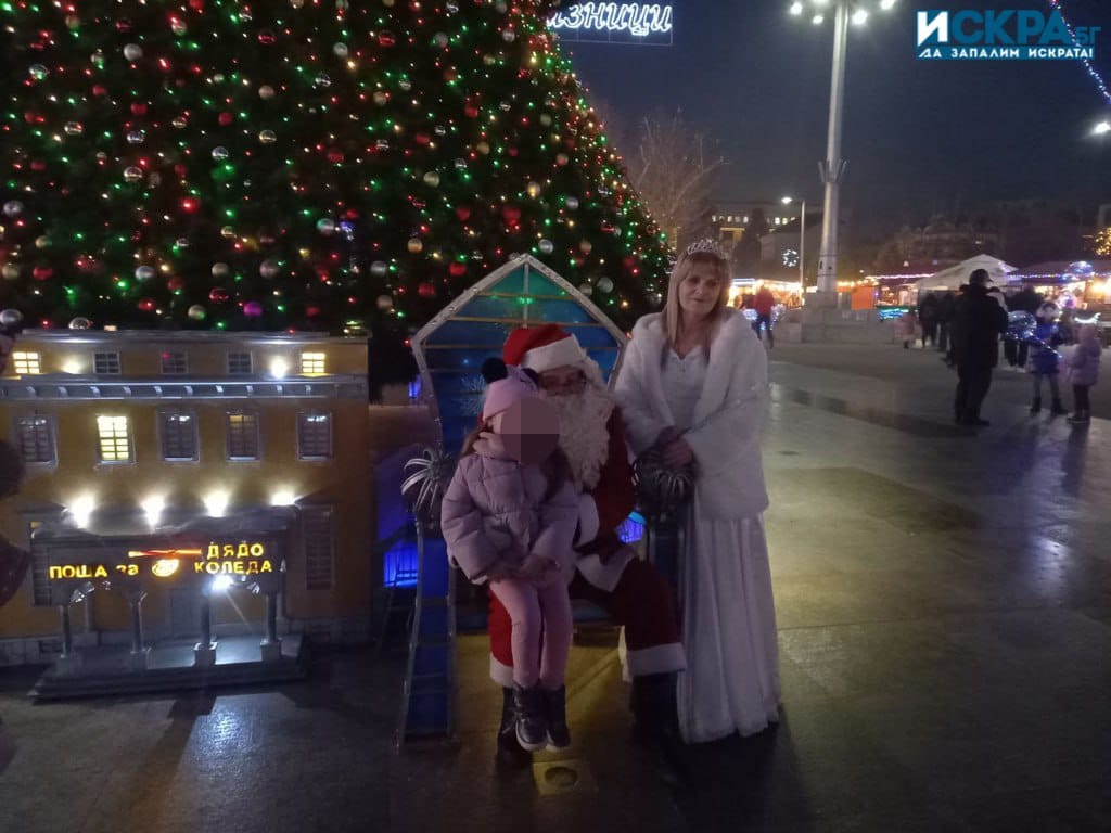 Дядо Коледа пристигна от Лапландия специално за да се срещне