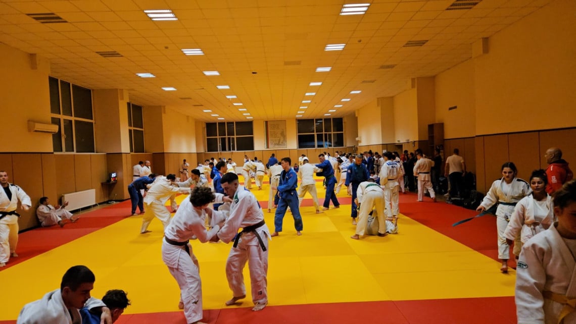 Столичният спортен клуб Локомотив обяви организирането на един специален тренировъчен