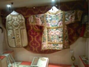 Фиг. 3. Църковни одежди за богослуженията, сн. автора.