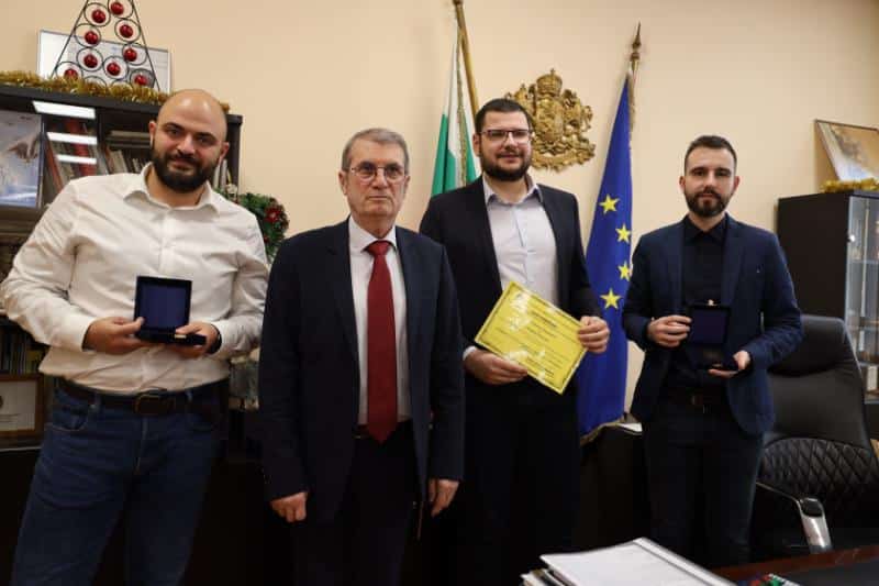 Министърът на здравеопазването проф Христо Хинков връчи награди Посланици на