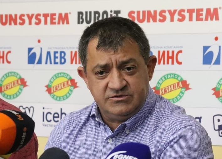 Задържан е селекционерът на националния ни отбор по вдигане на