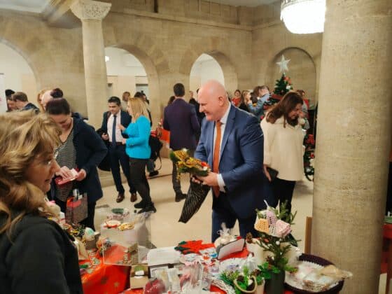 Коледен базар